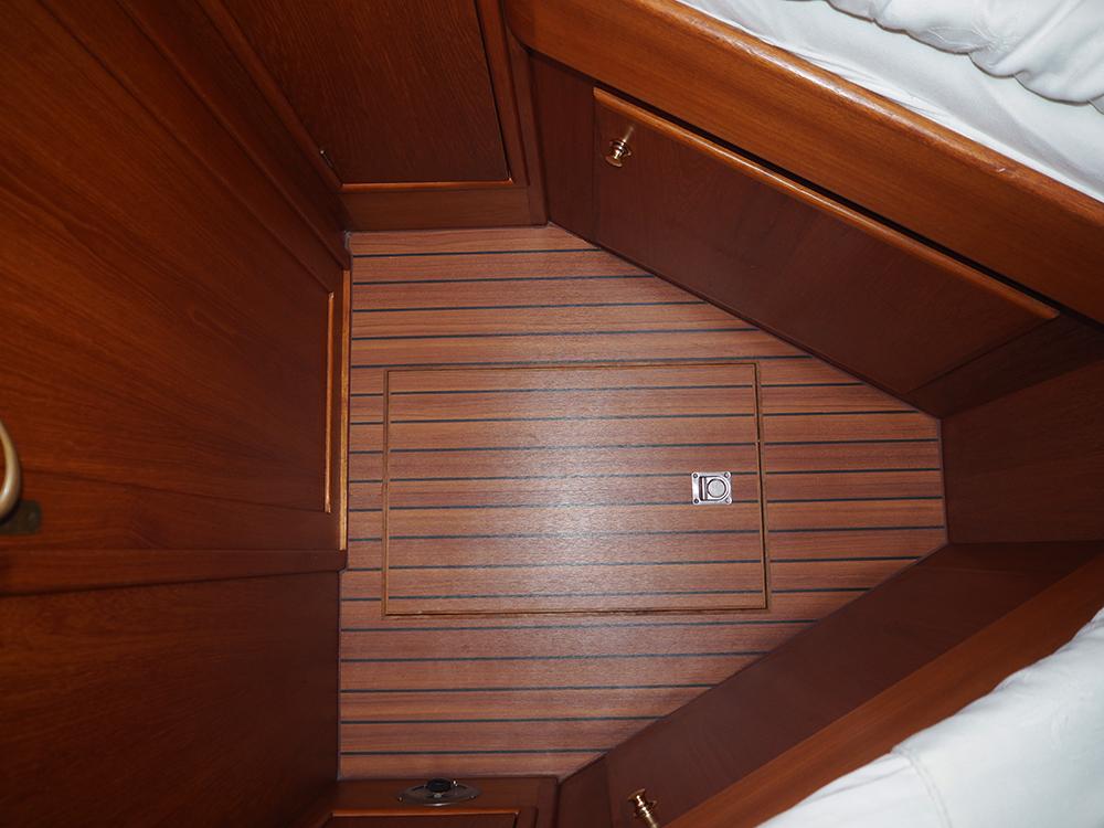 Cabin en avant, H&eacute;bergements